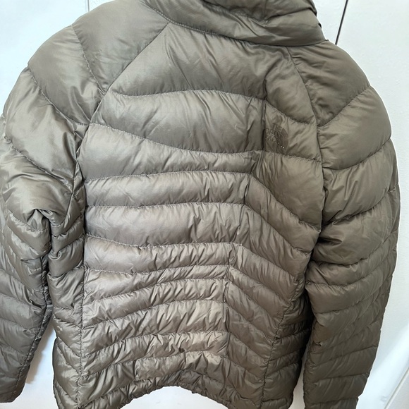 North Face women’s medium lightweight down jacket - Picture 2 of 7